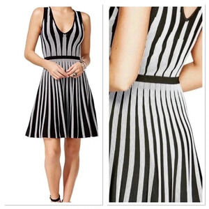 NWOT GUESS Medium Women's Sleeveless Mirage Linear